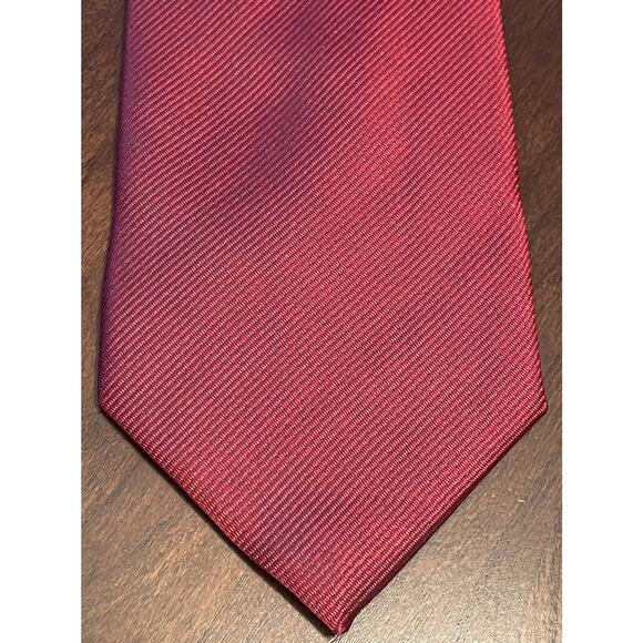Taylor & Wright Red 100% Polyester Men’s Neck Tie Made In China - Picture 1 of 9
